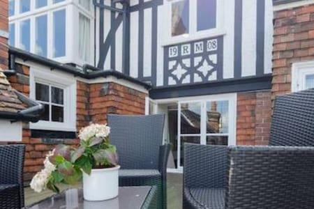 Number 5 Bed & Breakfast Rye Bagian luar foto